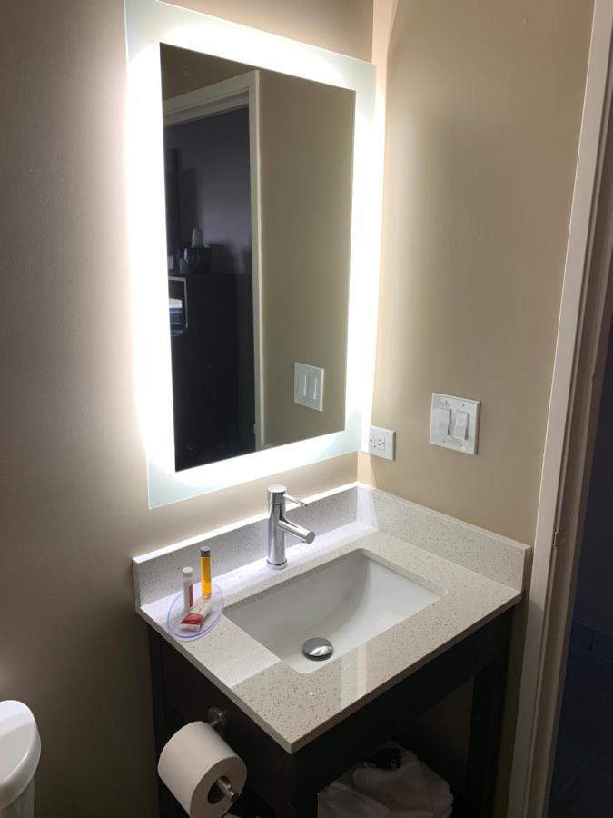 Super 8 By Wyndham Joliet Exterior foto
