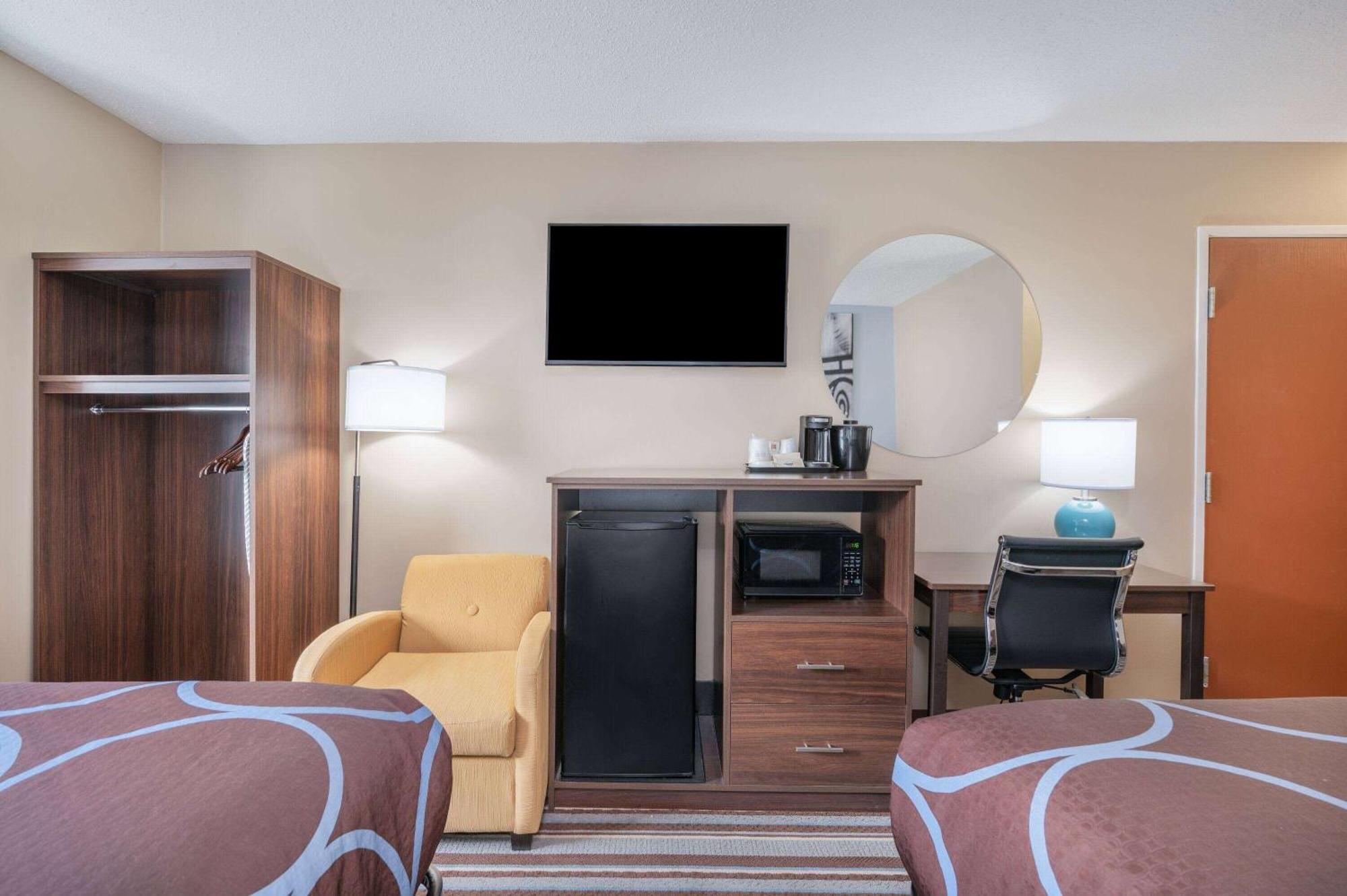 Super 8 By Wyndham Joliet Exterior foto