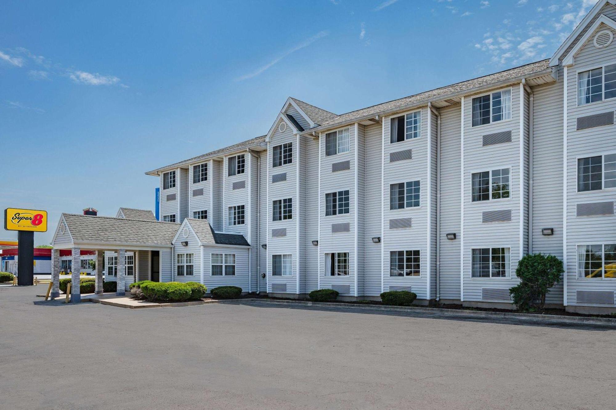 Super 8 By Wyndham Joliet Exterior foto